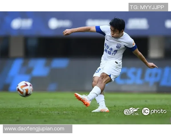 沧州雄狮足球奋勇争先展现团队精神与拼搏精神的辉煌历程